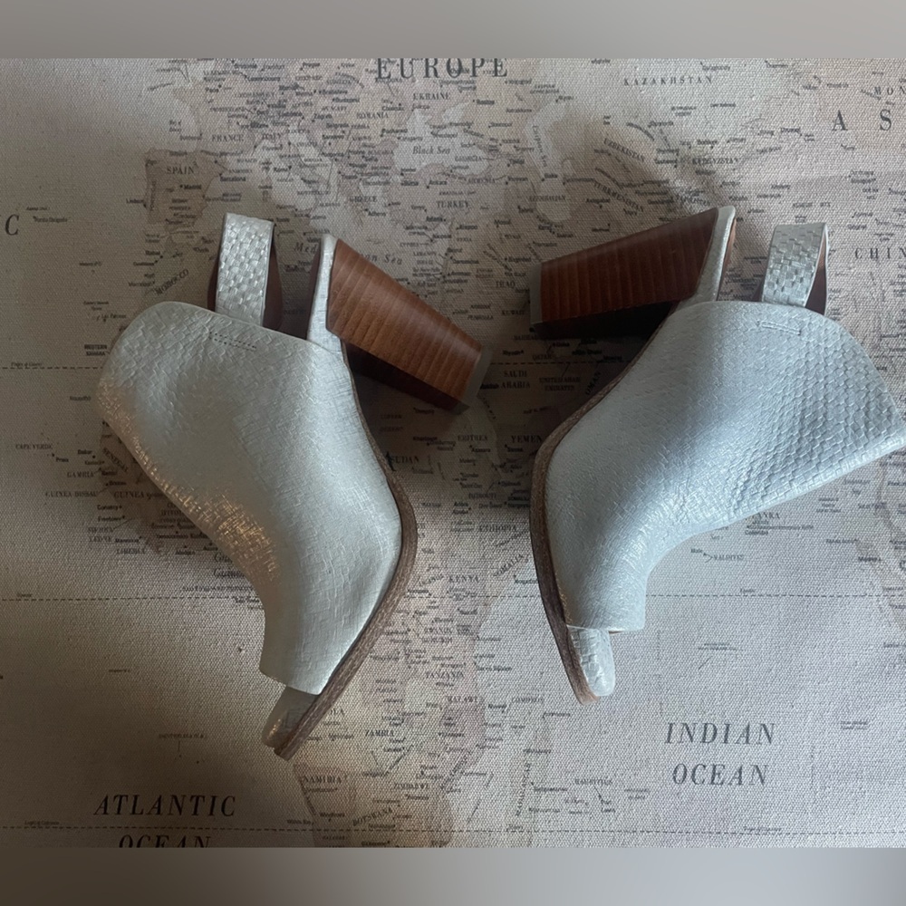🆕Gentle Souls Peep Toe Slingback Block Heel Size 6 NWOB - Picture 6 of 11